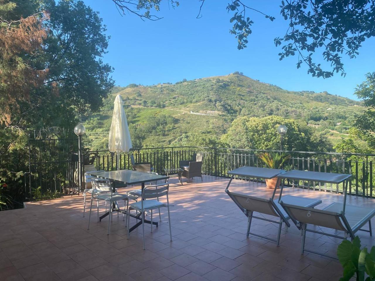 Agriturismo Etna-Mare Piedimonte Etneo Luaran gambar